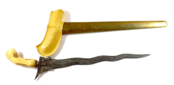 Keris Omyang Jimbe Rajah Pesugihan